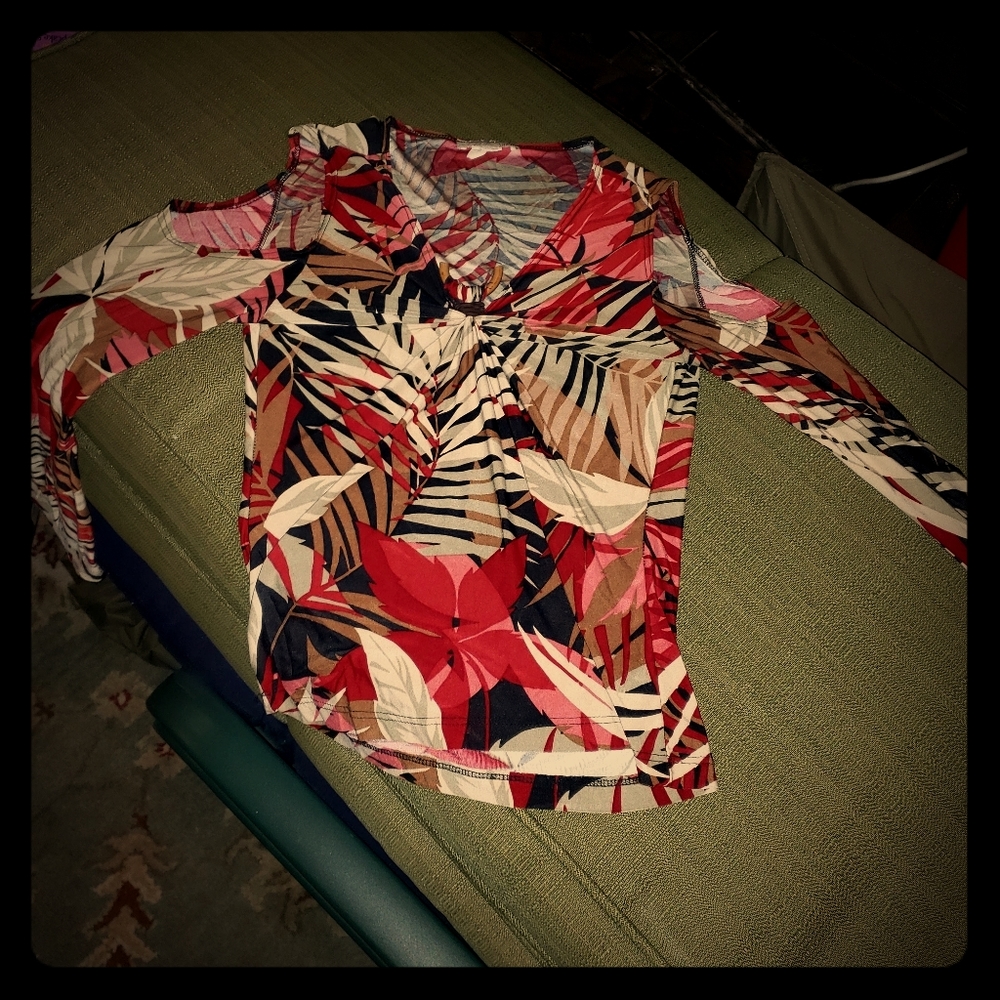 Stretchy pattern top